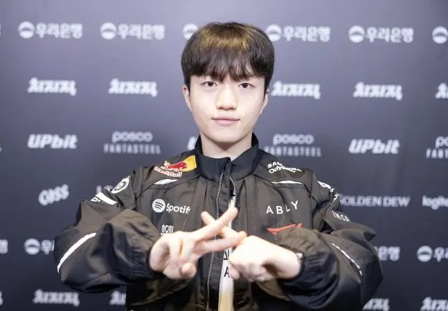 乐鱼app-Keria谈T1胜HLE，称与队友沟通后找回自信打法|Keria-柳珉析|lpl|mvp|比赛|监督_新浪新闻